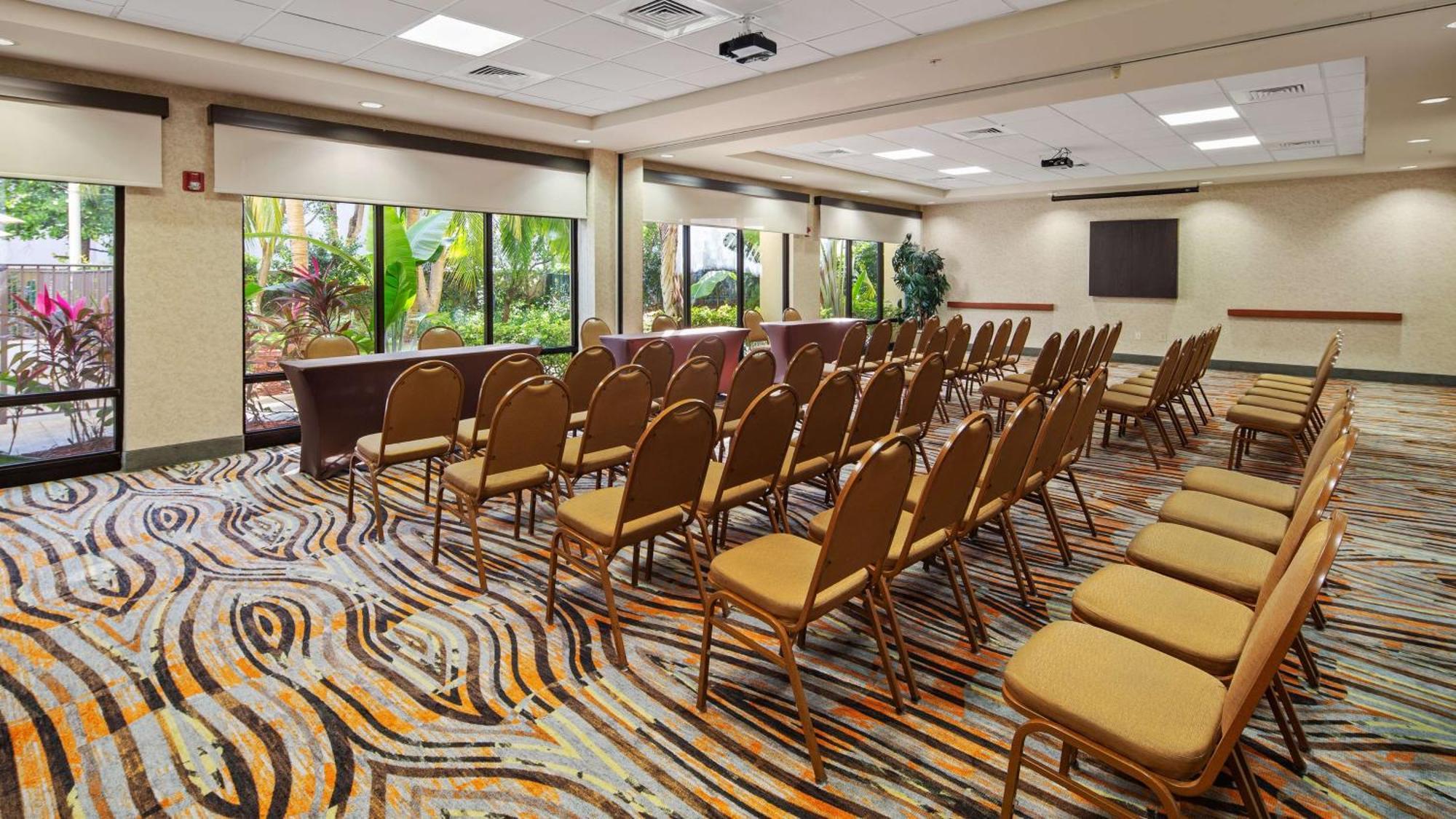 The Crossings Best Western Plus Kendall Hotel & Suites מראה חיצוני תמונה