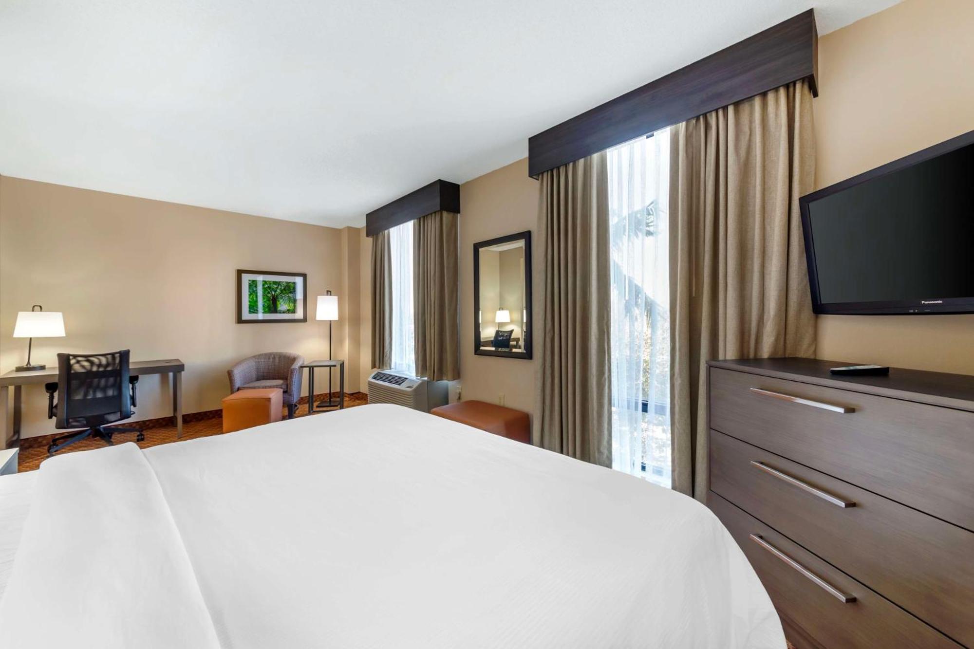The Crossings Best Western Plus Kendall Hotel & Suites מראה חיצוני תמונה