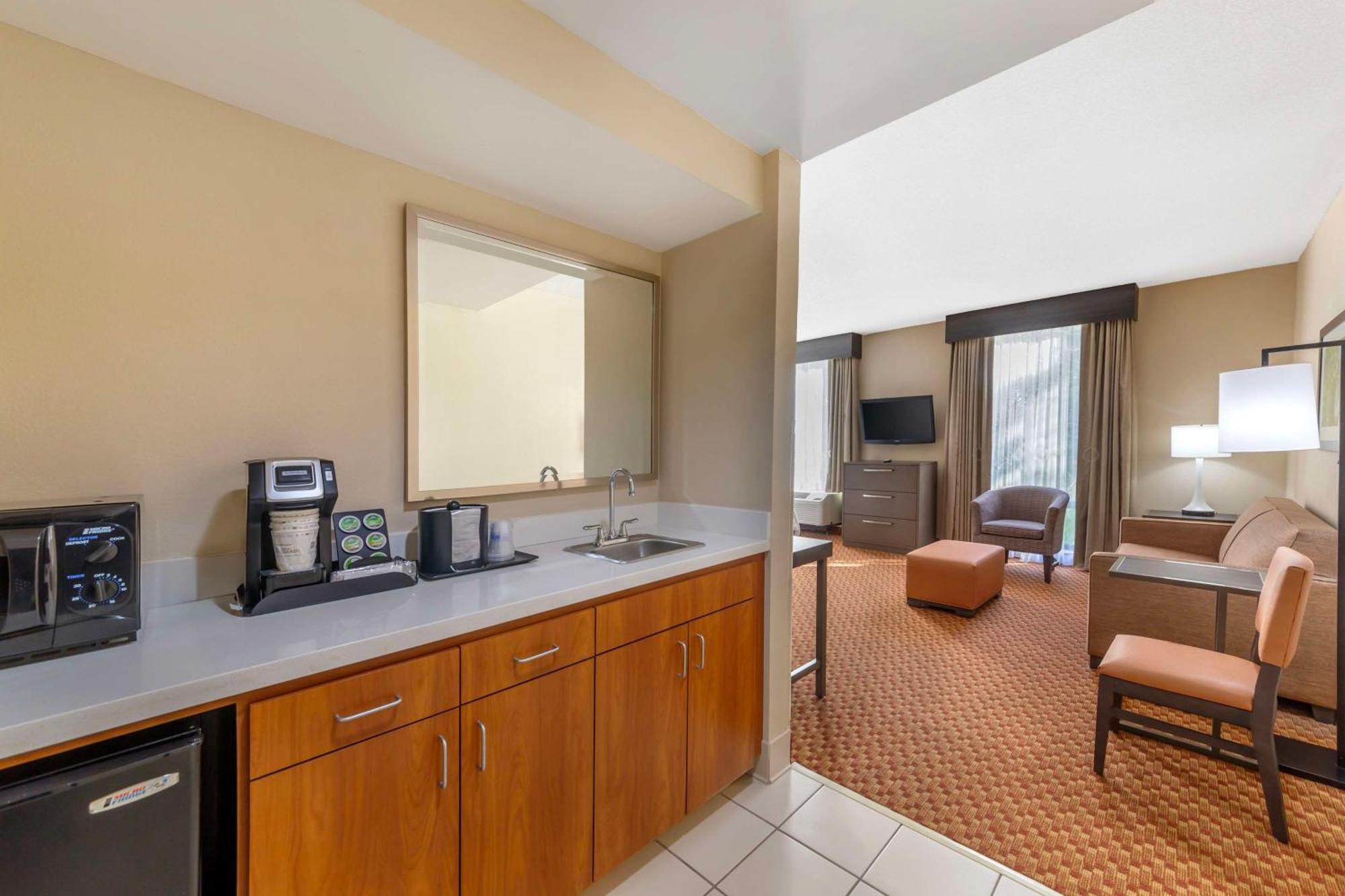 The Crossings Best Western Plus Kendall Hotel & Suites מראה חיצוני תמונה