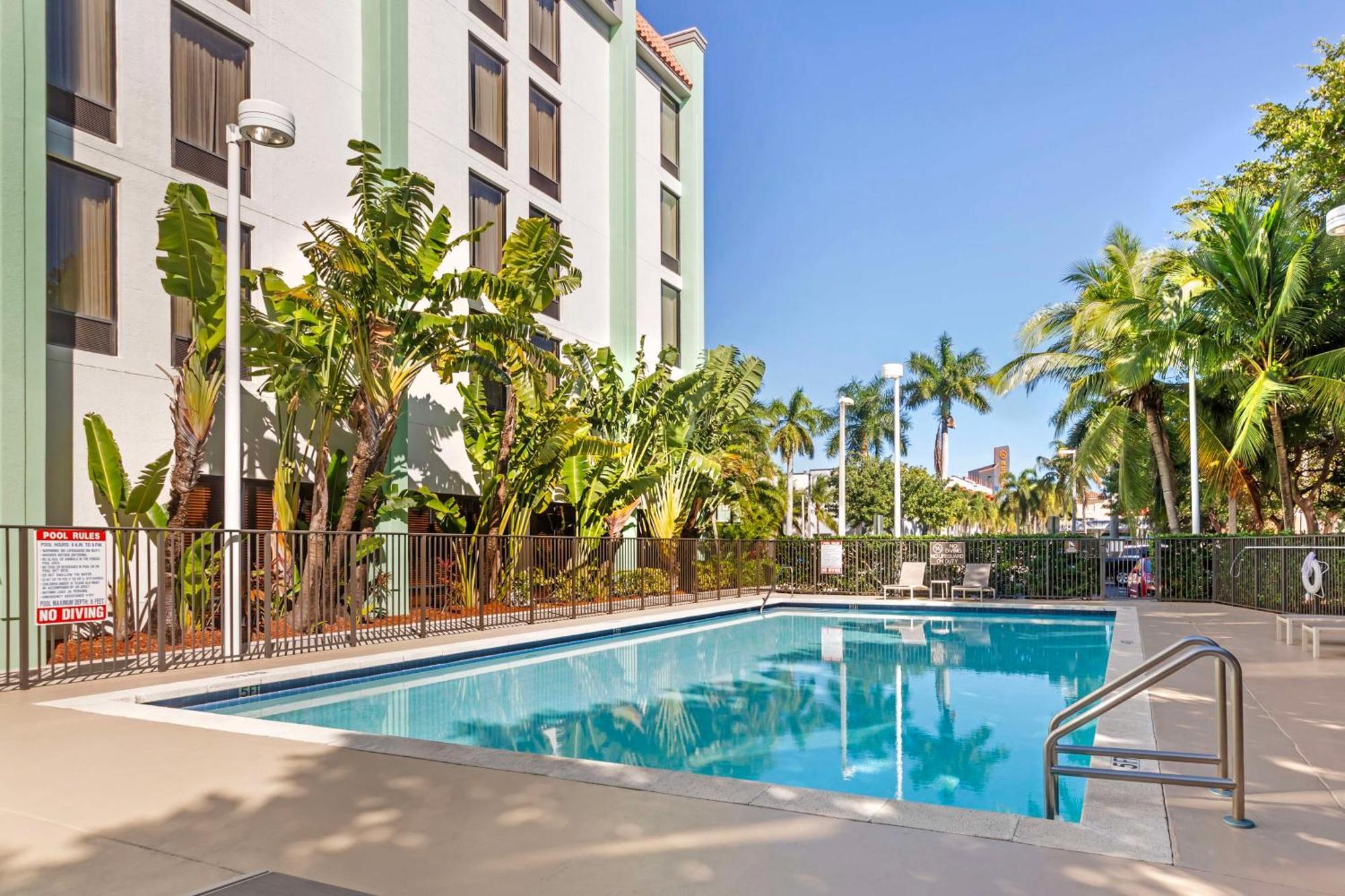 The Crossings Best Western Plus Kendall Hotel & Suites מראה חיצוני תמונה